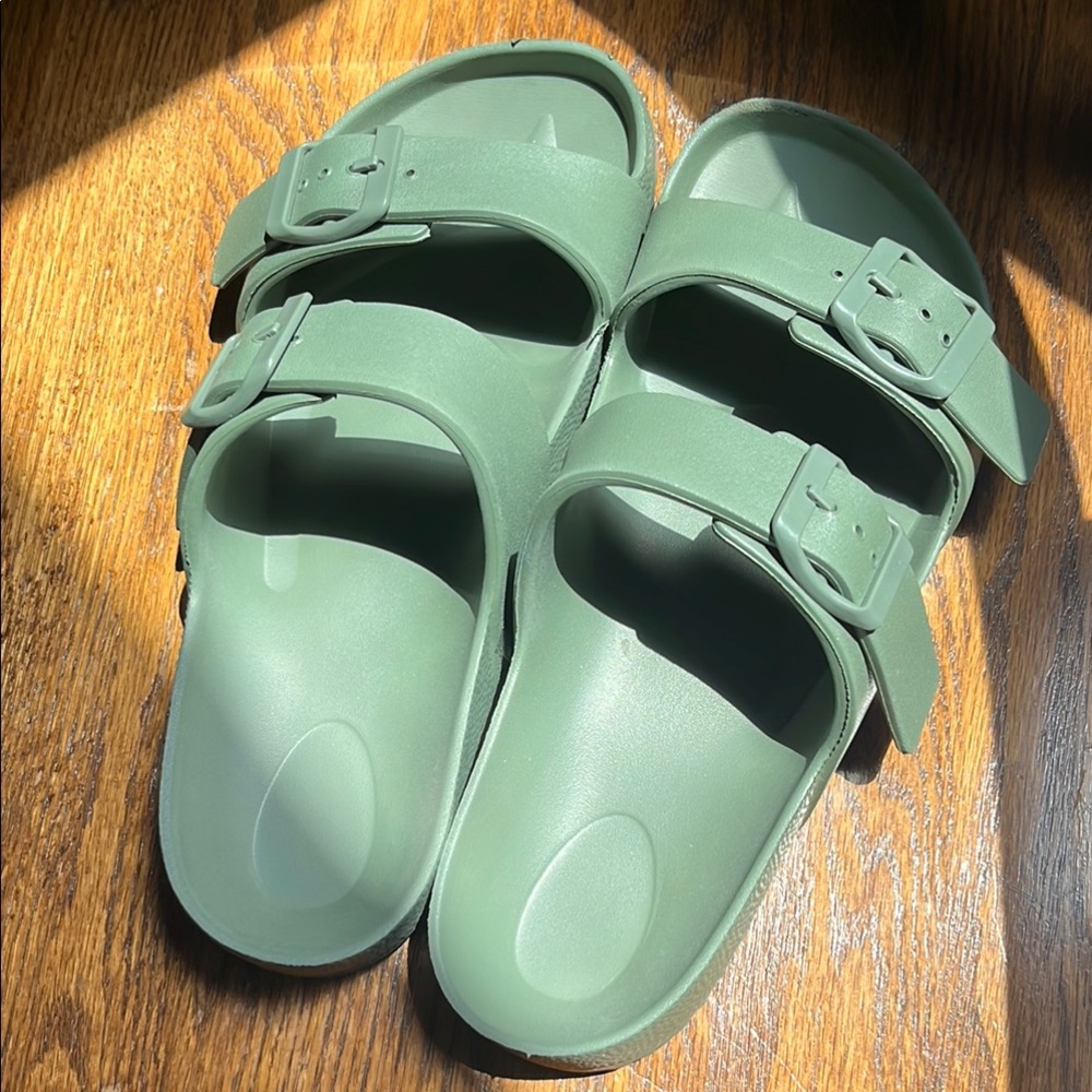 Green Shade n Shore waterproof sandals. Size 8. Worn a couple of times.